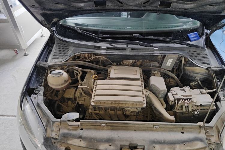 Used Volkswagen Santana 2013 1.4L Manual Fashion Edition Engine Bay Right