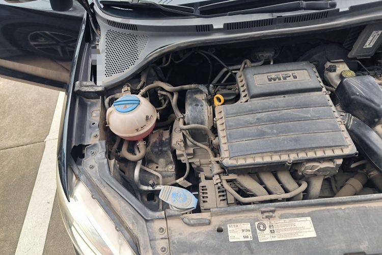 Used Volkswagen Santana 2013 1.6L Automatic Comfort Edition Engine Bay Right