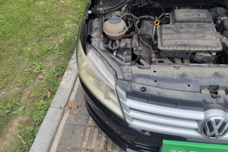 Used Volkswagen Santana 2013 1.6L Manual Fashion Edition Engine Bay Right