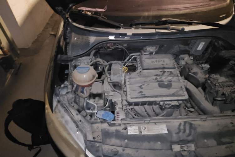 Used Volkswagen Santana 2013 1.4L Manual Fashion Edition Engine Bay Right