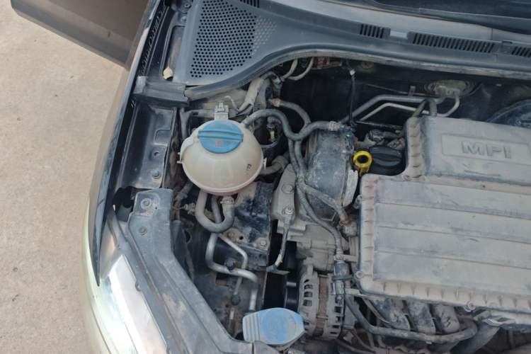 Used Volkswagen Santana 2013 1.4L Manual Fashion Edition Engine Bay Right
