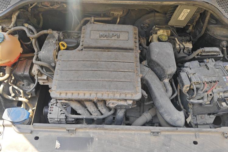 Used Volkswagen Santana 2013 1.6L Automatic Luxury Edition Engine Bay