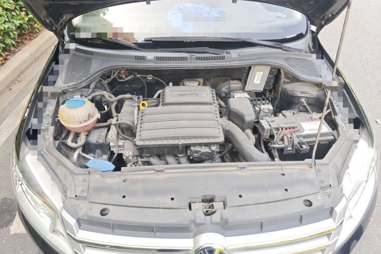 Used Volkswagen Santana 2013 1.6L Manual Fashion Edition Engine Bay