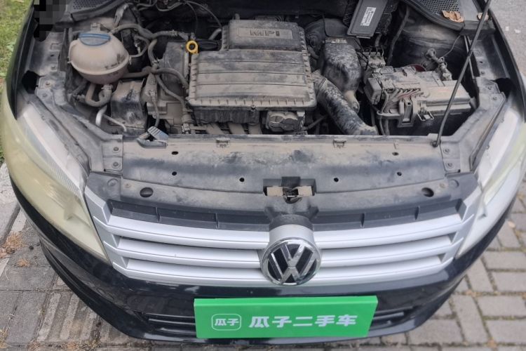 Used Volkswagen Santana 2013 1.6L Manual Fashion Edition Engine Bay