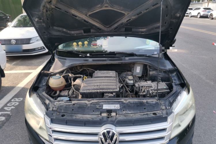 Used Volkswagen Santana 2013 1.6L Manual Luxury Edition Engine Bay