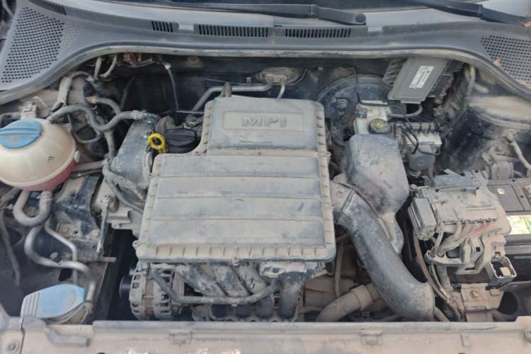 Used Volkswagen Santana 2013 1.4L Manual Fashion Edition Engine Bay