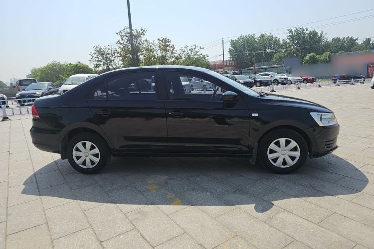 Used Volkswagen Santana 2013 1.6L Manual Fashion Edition Exterior 2