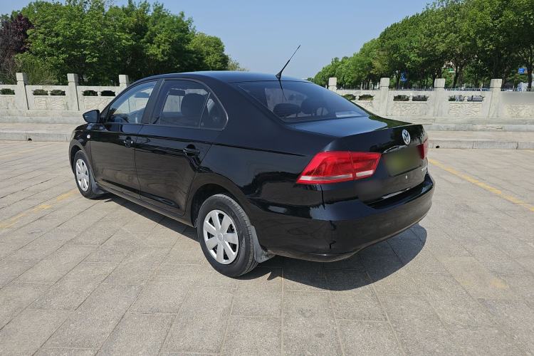 Used Volkswagen Santana 2013 1.6L Manual Fashion Edition Exterior 3