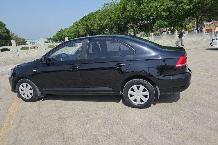 Used Volkswagen Santana 2013 1.6L Manual Fashion Edition Exterior 4