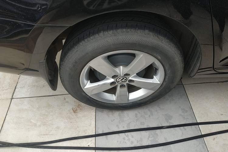 Used Volkswagen Santana 2013 1.6L Automatic Comfort Edition Exterior 5