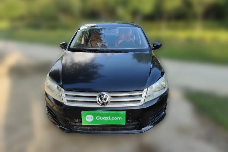 Used Volkswagen Santana 2013 1.6L Manual Fashion Edition Front