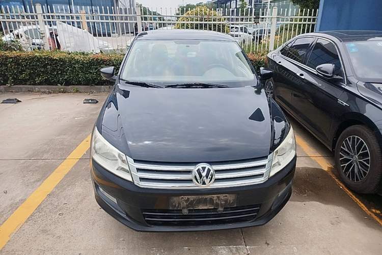 Used Volkswagen Santana 2013 1.4L Manual Comfort Edition Front