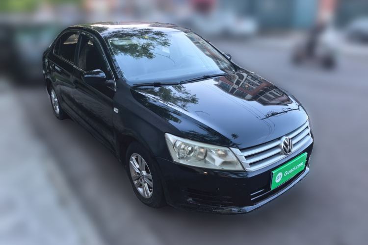Used Volkswagen Santana 2013 1.6L Automatic Fashion Edition Front Right 45 Deg