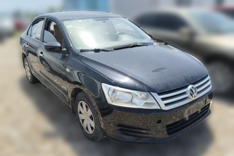 Used Volkswagen Santana 2013 1.6L Manual Fashion Edition Front Right 45 Deg