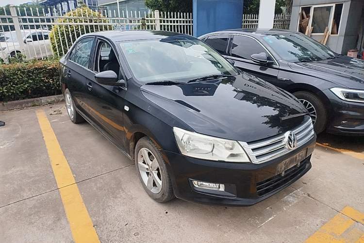Used Volkswagen Santana 2013 1.4L Manual Comfort Edition Front Right 45 Deg