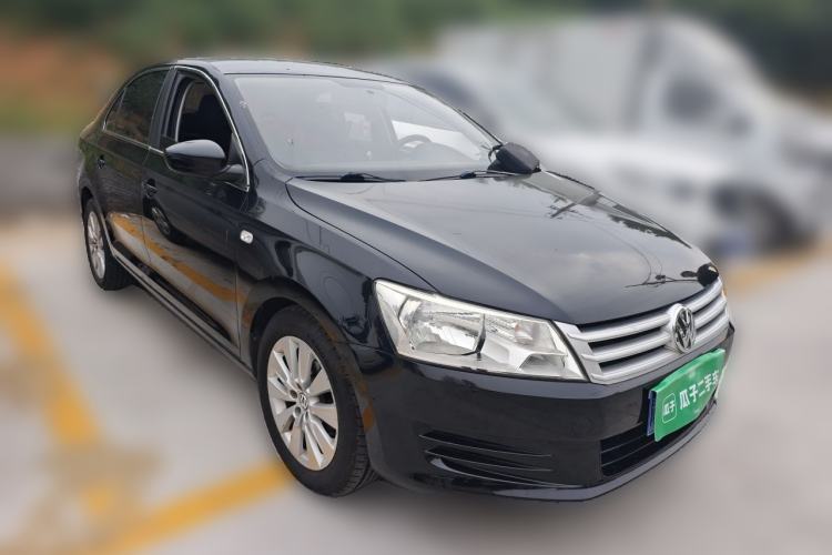 Used Volkswagen Santana 2013 1.6L Automatic Fashion Edition Front Right 45 Deg