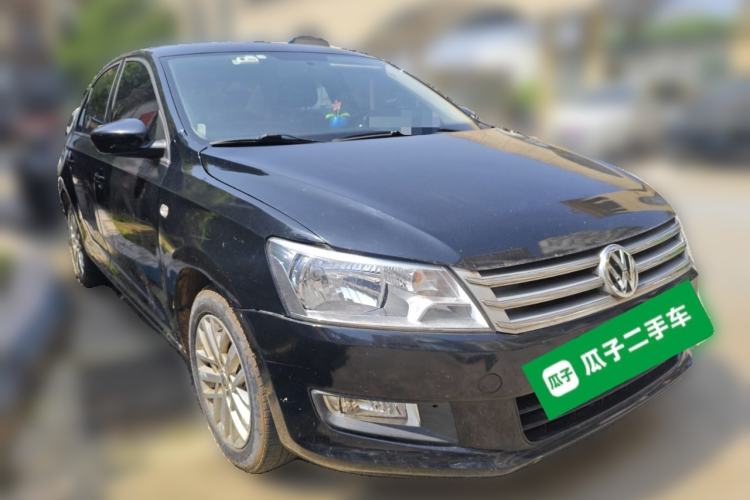 Used Volkswagen Santana 2013 1.6L Automatic Luxury Edition Front Right 45 Deg