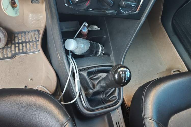 Used Volkswagen Santana 2013 1.6L Manual Comfort Edition Gear Lever