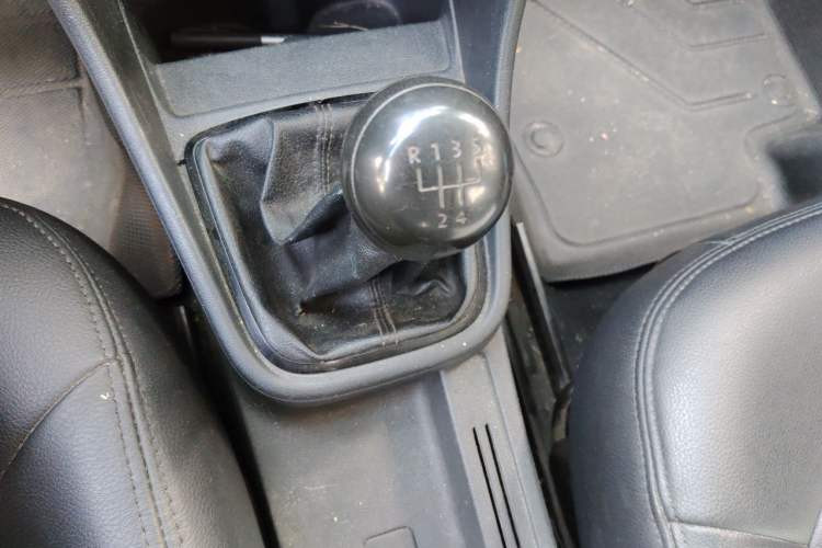 Used Volkswagen Santana 2013 1.6L Manual Fashion Edition Gear Lever