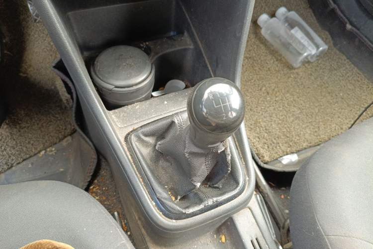 Used Volkswagen Santana 2013 1.6L Manual Fashion Edition Gear Lever