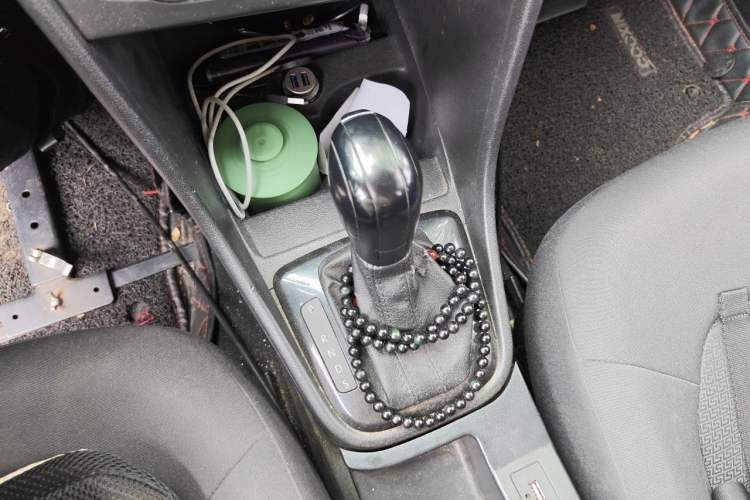 Used Volkswagen Santana 2013 1.6L Automatic Fashion Edition Gear Lever