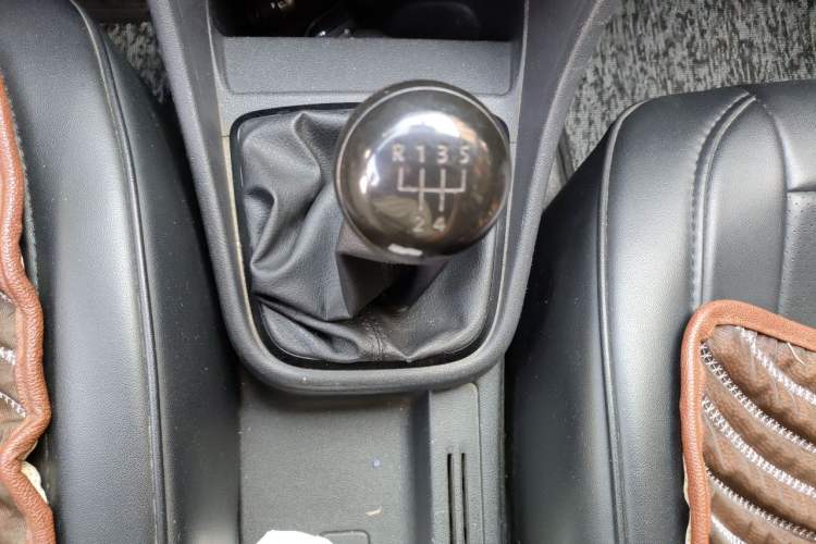 Used Volkswagen Santana 2013 1.4L Manual Fashion Edition Gear Lever