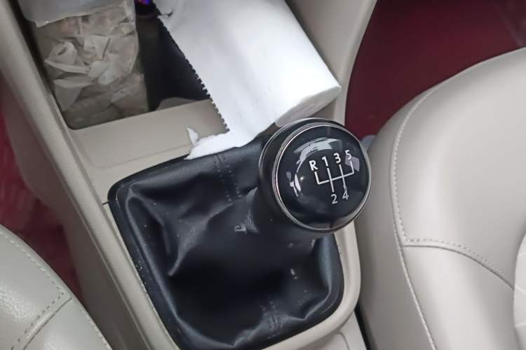 Used Volkswagen Santana 2013 1.6L Manual Comfort Edition Gear Lever