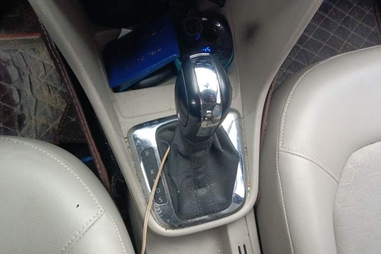 Used Volkswagen Santana 2013 1.6L Automatic Comfort Edition Gear Lever