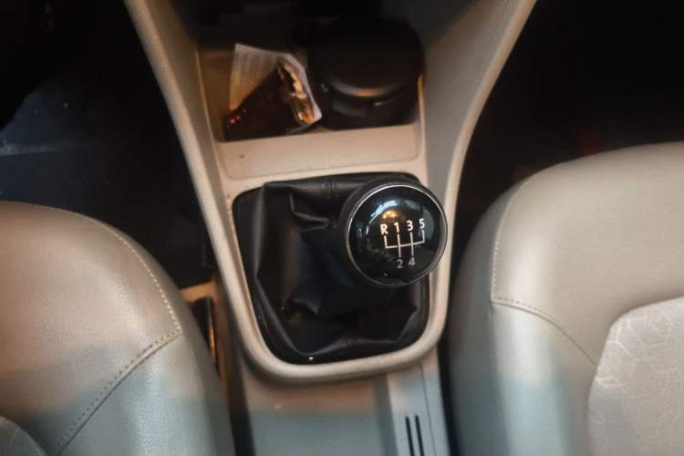 Used Volkswagen Santana 2013 1.4L Manual Comfort Edition Gear Lever