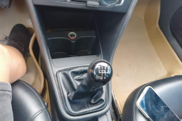 Used Volkswagen Santana 2013 1.6L Manual Comfort Edition Gear Lever