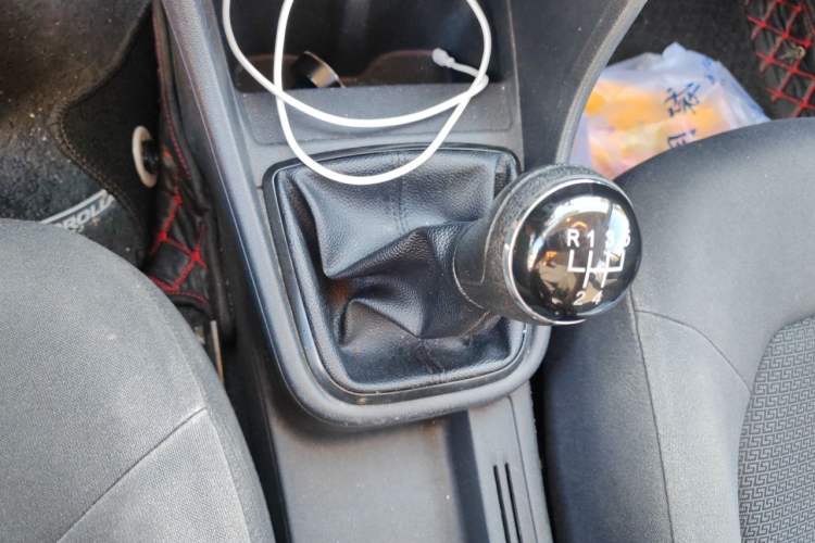 Used Volkswagen Santana 2013 1.6L Manual Fashion Edition Gear Lever