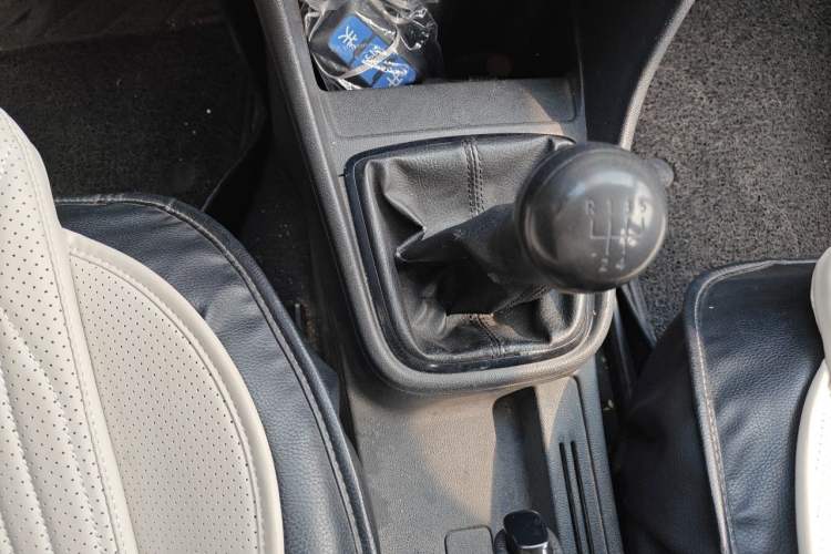 Used Volkswagen Santana 2013 1.6L Manual Fashion Edition Gear Lever