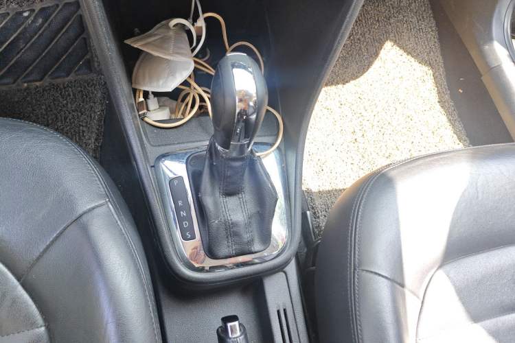 Used Volkswagen Santana 2013 1.6L Automatic Luxury Edition Gear Lever