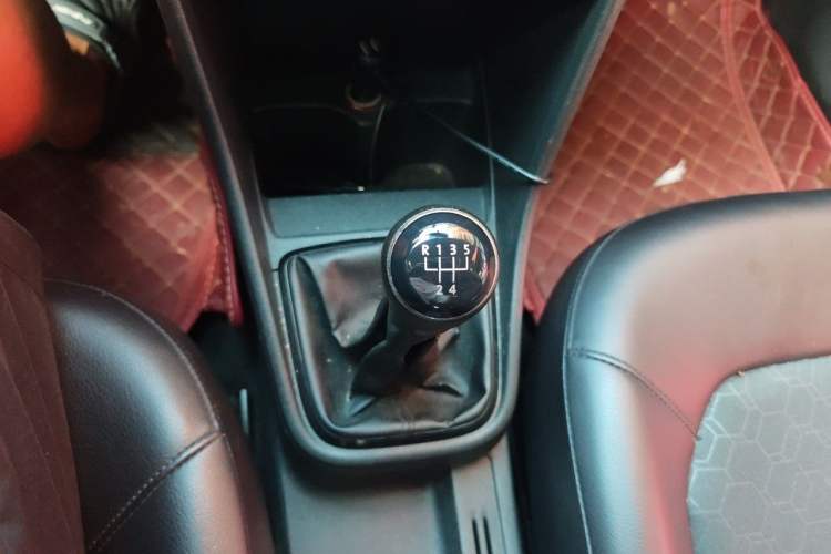 Used Volkswagen Santana 2013 1.6L Manual Comfort Edition Gear Lever