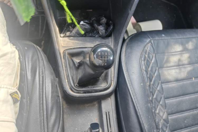 Used Volkswagen Santana 2013 1.6L Manual Fashion Edition Gear Lever