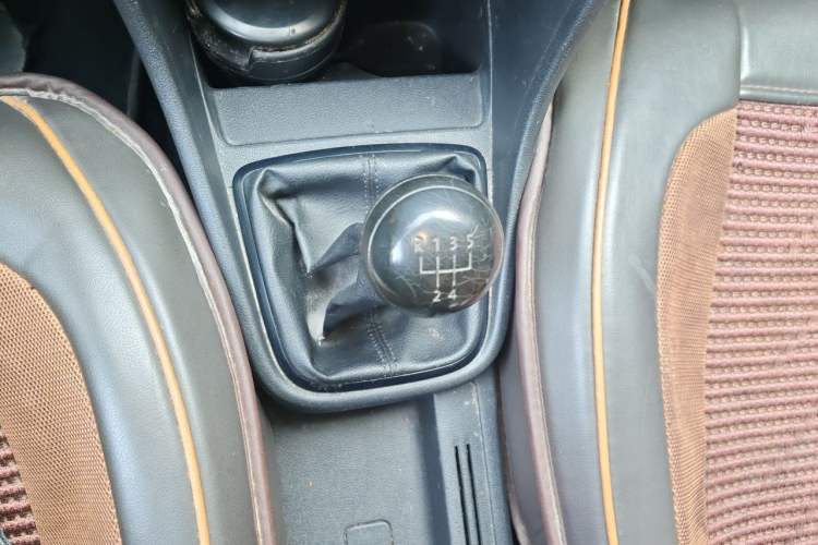 Used Volkswagen Santana 2013 1.6L Manual Fashion Edition Gear Lever