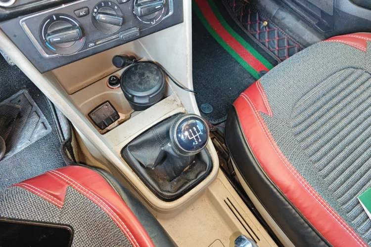 Used Volkswagen Santana 2013 1.6L Manual Comfort Edition Gear Lever