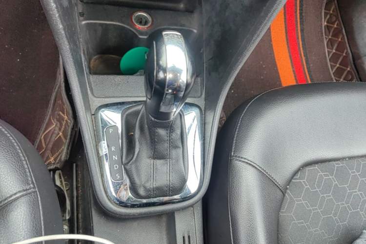 Used Volkswagen Santana 2013 1.6L Automatic Comfort Edition Gear Lever