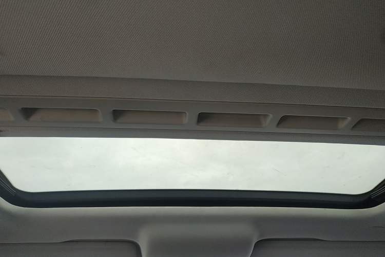 Used Volkswagen Santana 2013 1.6L Automatic Comfort Edition Headliner