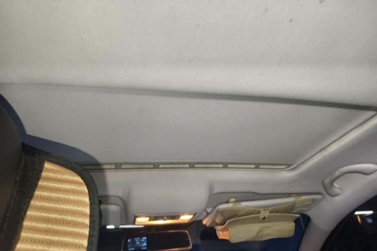 Used Volkswagen Santana 2013 1.6L Automatic Luxury Edition Headliner