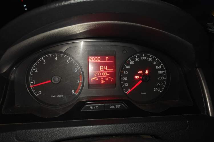 Used Volkswagen Santana 2013 1.6L Automatic Comfort Edition Instrument Cluster