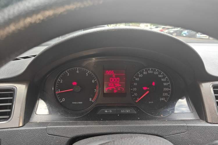 Used Volkswagen Santana 2013 1.6L Manual Comfort Edition Instrument Cluster