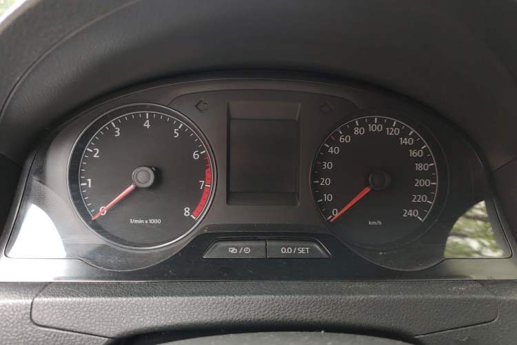 Used Volkswagen Santana 2013 1.6L Automatic Fashion Edition Instrument Cluster