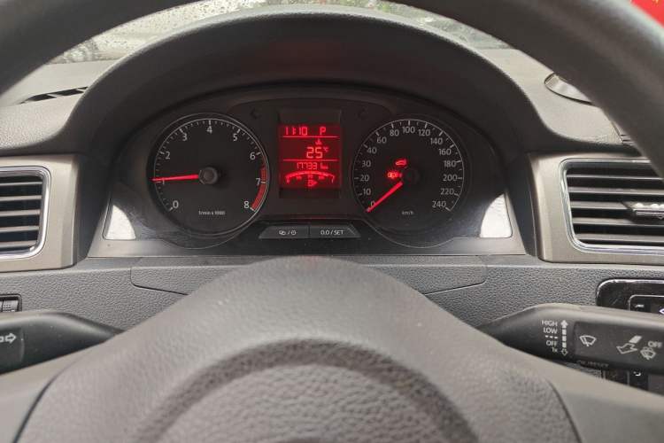 Used Volkswagen Santana 2013 1.6L Automatic Comfort Edition Instrument Cluster