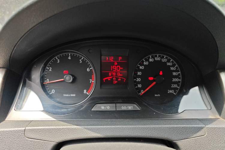 Used Volkswagen Santana 2013 1.6L Automatic Comfort Edition Instrument Cluster