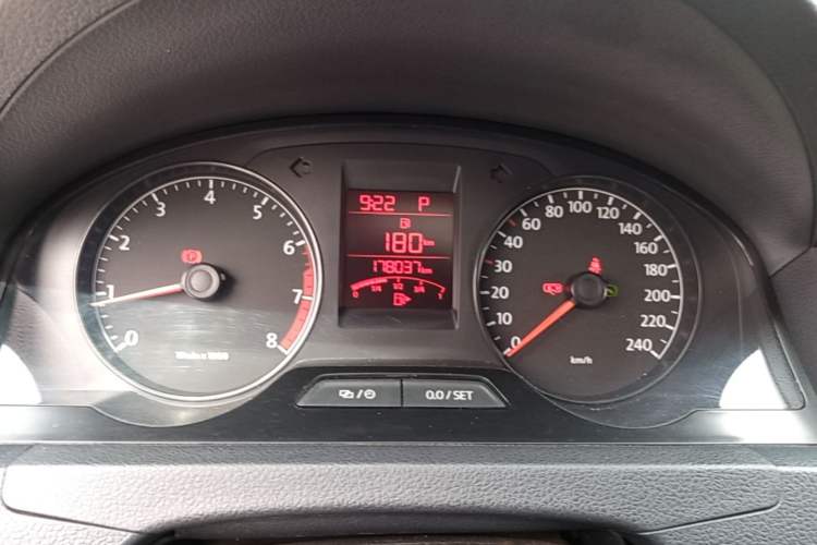 Used Volkswagen Santana 2013 1.6L Automatic Comfort Edition Instrument Cluster