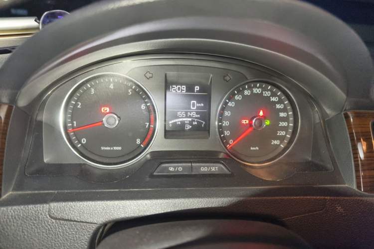 Used Volkswagen Santana 2013 1.6L Automatic Luxury Edition Instrument Cluster