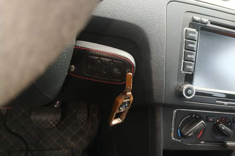 Used Volkswagen Santana 2013 1.6L Automatic Comfort Edition Interior 1