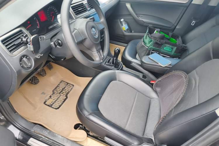 Used Volkswagen Santana 2013 1.6L Manual Comfort Edition Left Front Seat
