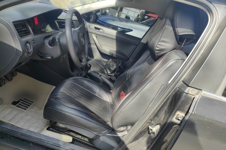 Used Volkswagen Santana 2013 1.6L Manual Fashion Edition Left Front Seat
